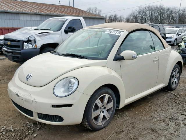 3VWRG31Y76M327040 - 2006 VOLKSWAGEN NEW BEETLE 奶油色 照片 2
