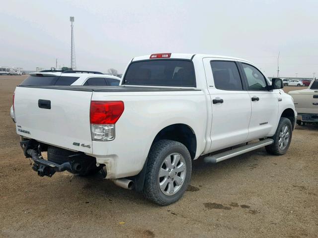 5TFDW5F18AX133532 - 2010 TOYOTA TUNDRA CRE WHITE photo 4