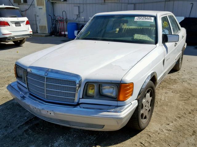 WDBCA32A8EA082092 - 1984 MERCEDES-BENZ 380 SE WHITE photo 2