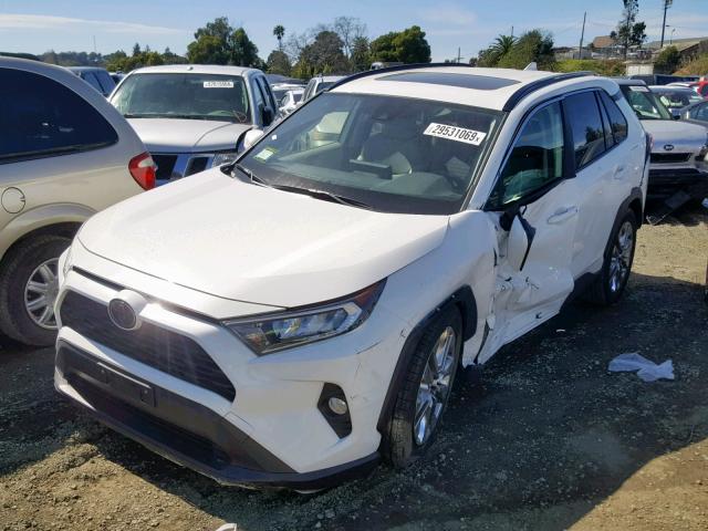 JTMC1RFV9KD504561 - 2019 TOYOTA RAV4 XLE P WHITE photo 2