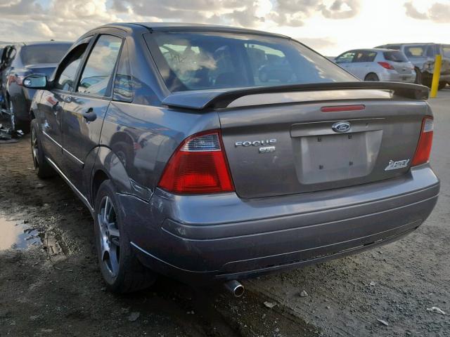 1FAHP34N67W353555 - 2007 FORD FOCUS ZX4 GRAY photo 3