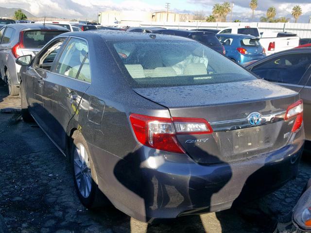 4T1BD1FK3EU112539 - 2014 TOYOTA CAMRY HYBR GRAY photo 3