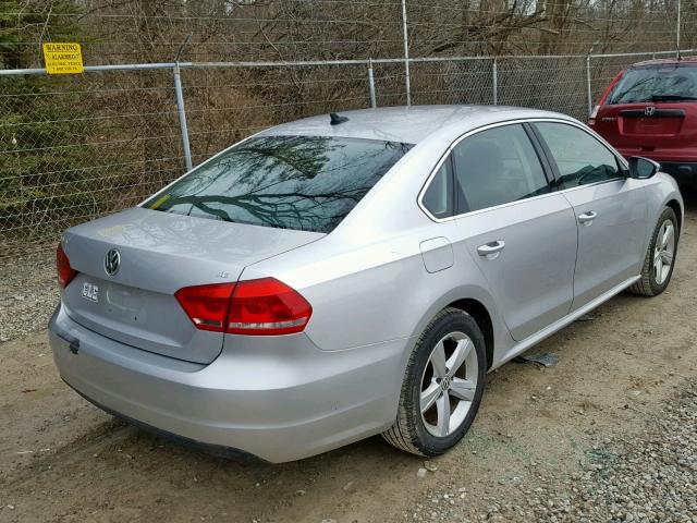 1VWBH7A30CC052036 - 2012 VOLKSWAGEN PASSAT SE SILVER photo 4