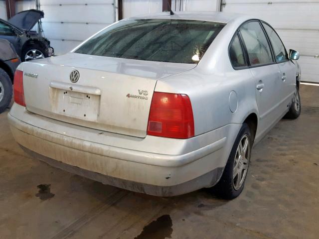 WVWGH23B8YE238970 - 2000 VOLKSWAGEN PASSAT GLX 银色 照片 4