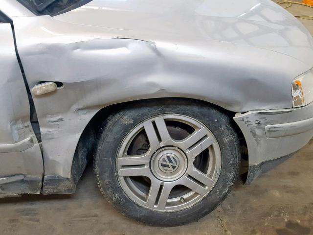 WVWGH23B8YE238970 - 2000 VOLKSWAGEN PASSAT GLX 银色 照片 9