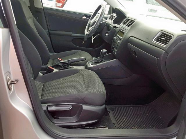 3VW2K7AJ1BM117666 - 2011 VOLKSWAGEN JETTA BASE SILVER photo 5