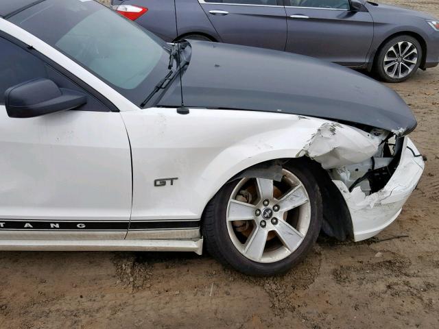 1ZVFT82H365237500 - 2006 FORD MUSTANG GT WHITE photo 9