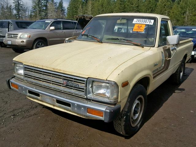 JT4RN44D7D1155772 - 1983 TOYOTA PICKUP 1/2 TAN photo 2