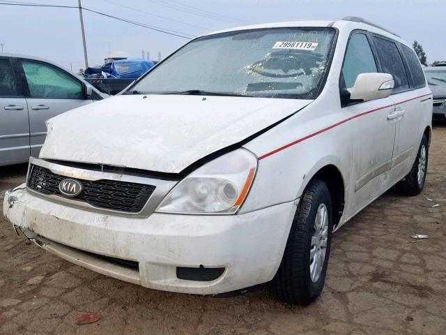 KNDMG4C72B6365812 - 2011 KIA SEDONA LX WHITE photo 2