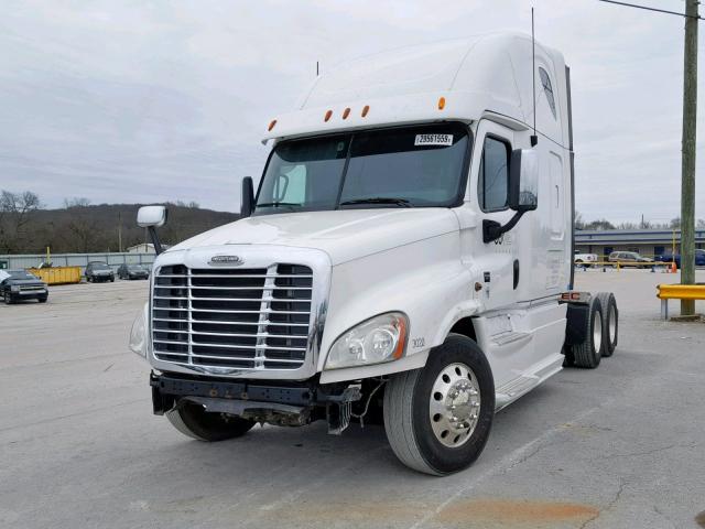 1FUJGLDVXDSBT0655 - 2013 FREIGHTLINER CASCADIA 1 WHITE photo 2