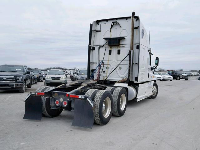 1FUJGLDVXDSBT0655 - 2013 FREIGHTLINER CASCADIA 1 WHITE photo 4