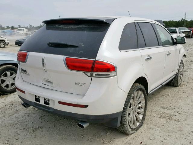 2LMDJ6JK8BBJ06974 - 2011 LINCOLN MKX WHITE photo 4