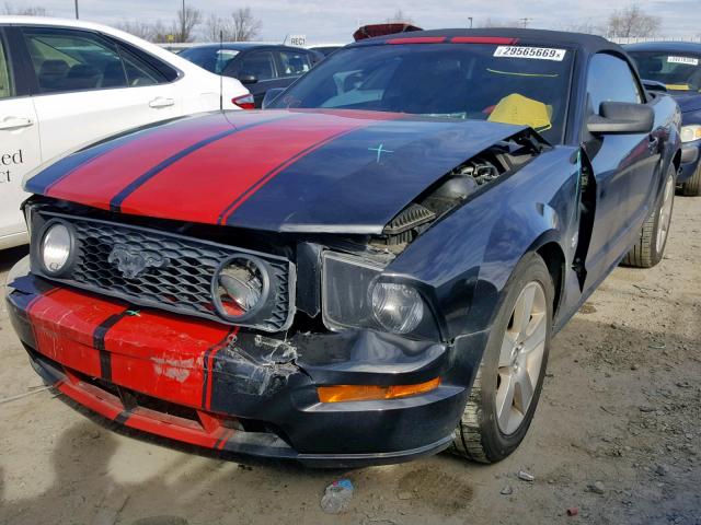 1ZVHT85H065197879 - 2006 FORD MUSTANG GT BLACK photo 2