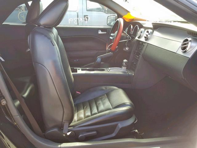 1ZVHT85H065197879 - 2006 FORD MUSTANG GT BLACK photo 5