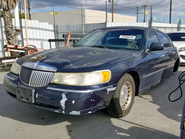 1LNHM81W2XY650254 - 1999 LINCOLN TOWN CAR E BLUE photo 2