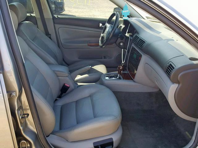 WVWRH63B04P056727 - 2004 VOLKSWAGEN PASSAT GLX 灰色 照片 5