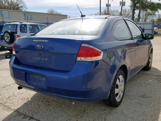 1FAHP32N98W144167 - 2008 FORD FOCUS S/SE BLUE photo 4