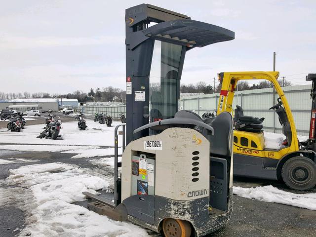 0000000001A282009 - 2004 CROW FORKLIFT WHITE photo 3