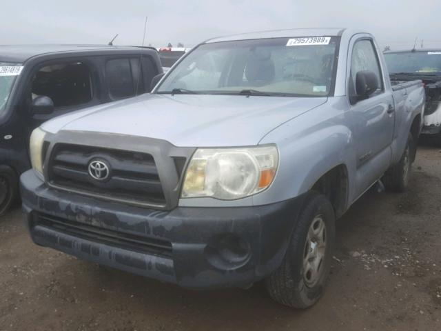 5TENX22N88Z489975 - 2008 TOYOTA TACOMA SILVER photo 2