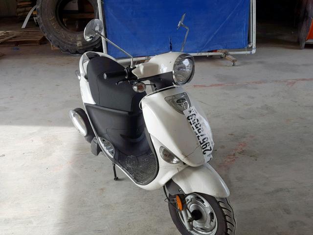 RFVPAC208J1018998 - 2018 GENUINE SCOOTER CO. BUDDY 125 WHITE photo 1