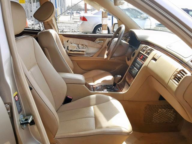 WDBJH65JX2B411672 - 2002 MERCEDES-BENZ E 320 TAN photo 5