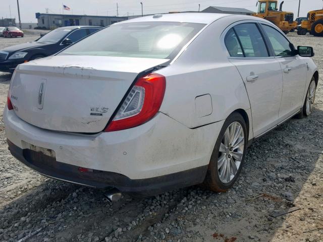 1LNHL9FT0DG613325 - 2013 LINCOLN MKS WHITE photo 4