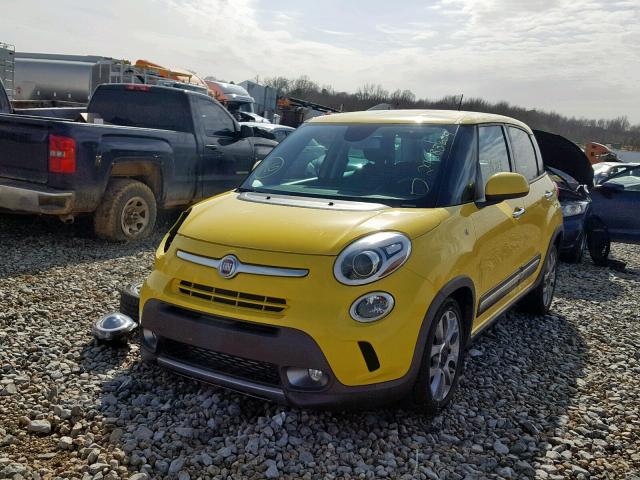 ZFBCFADH8EZ029902 - 2014 FIAT 500L TREKK YELLOW photo 2