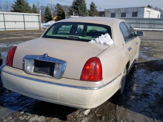 1LNHM83W91Y680324 - 2001 LINCOLN TOWN CAR C WHITE photo 4