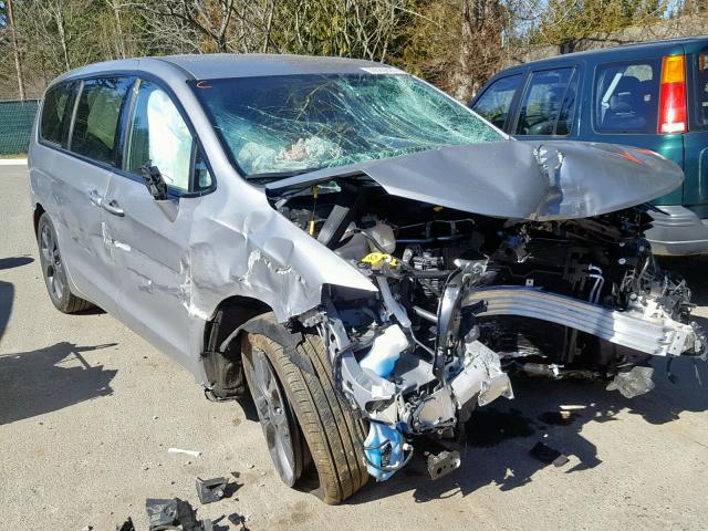 2C4RC1FG1JR352049 - 2018 CHRYSLER PACIFICA T GRAY photo 1