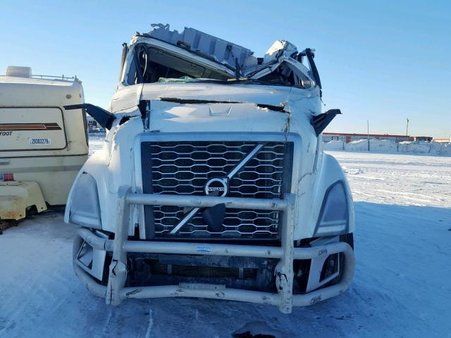 4V4NC9EH3KN899706 - 2019 VOLVO VN VNL WHITE photo 7