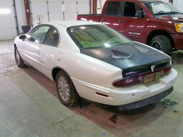 1G4GD2215W4710951 - 1998 BUICK RIVIERA WHITE photo 3