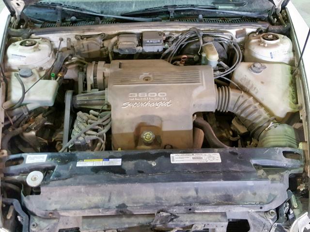 1G4GD2215W4710951 - 1998 BUICK RIVIERA WHITE photo 7