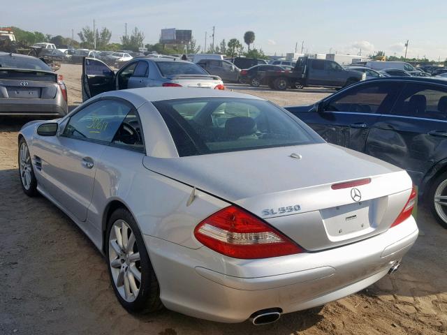 WDBSK71F17F134066 - 2007 MERCEDES-BENZ SL 550 SILVER photo 3