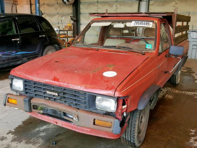 JT4RN55E4G0168809 - 1986 TOYOTA PICKUP 1 T RED photo 2