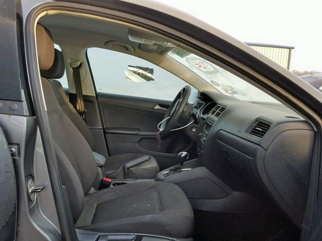 3VW2K7AJ8FM203885 - 2015 VOLKSWAGEN JETTA BASE GRAY photo 5