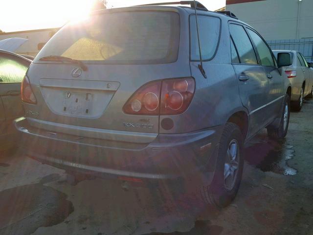 JT6GF10U4Y0048867 - 2000 LEXUS RX 300 GRAY photo 4