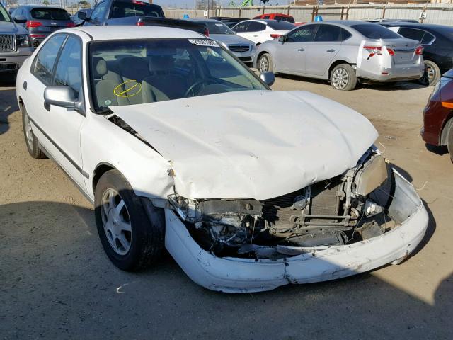 1HGCD5625SA136937 - 1995 HONDA ACCORD DX WHITE photo 1