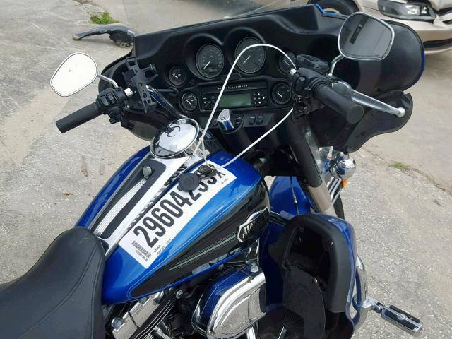 1HD1FC4368Y619917 - 2008 HARLEY-DAVIDSON FLHTCUI BLUE photo 5