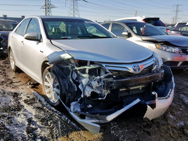 4T1BD1FK0EU135244 - 2014 TOYOTA CAMRY HYBR SILVER photo 1