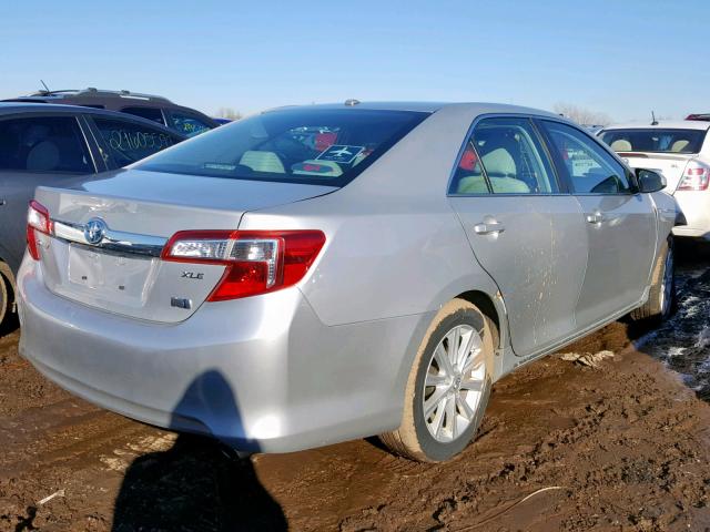 4T1BD1FK0EU135244 - 2014 TOYOTA CAMRY HYBR SILVER photo 4