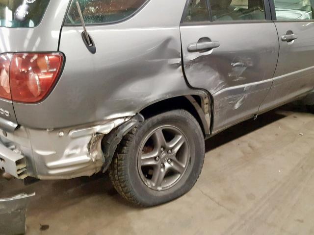 JT6HF10U8X0073466 - 1999 LEXUS RX 300 GRAY photo 9