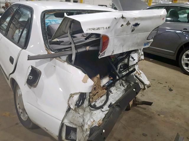 1Y1SK5282WZ443379 - 1998 CHEVROLET GEO PRIZM WHITE photo 9