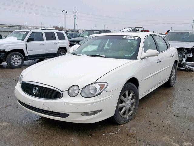 2G4WD582871192361 - 2007 BUICK LACROSSE C WHITE photo 2