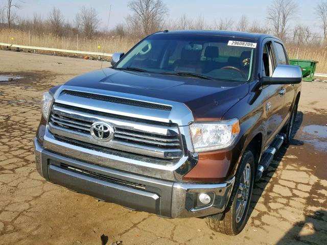 5TFAW5F14HX649495 - 2017 TOYOTA TUNDRA CRE BROWN photo 2