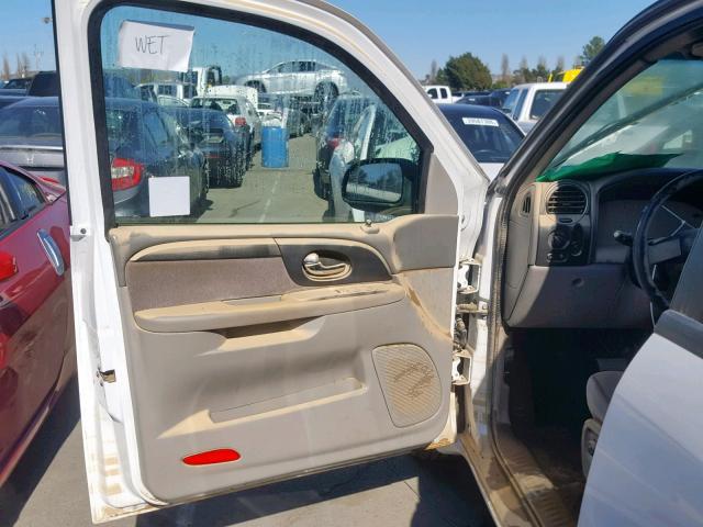 1GKDS13S822174795 - 2002 GMC ENVOY WHITE photo 9