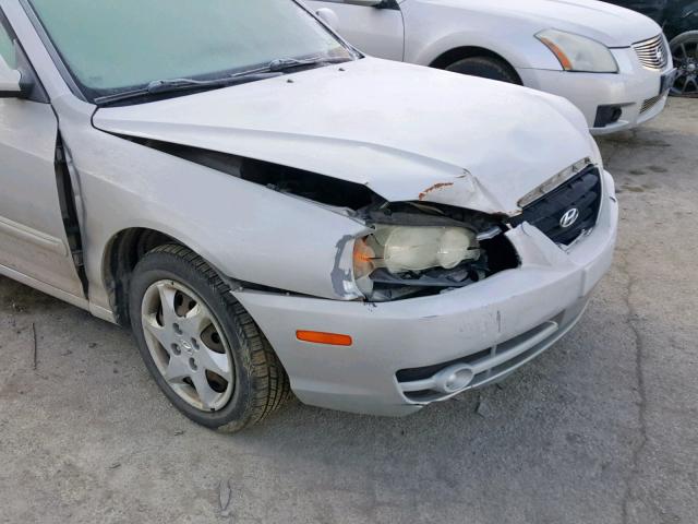 KMHDN46D64U792217 - 2004 HYUNDAI ELANTRA GRAY photo 9