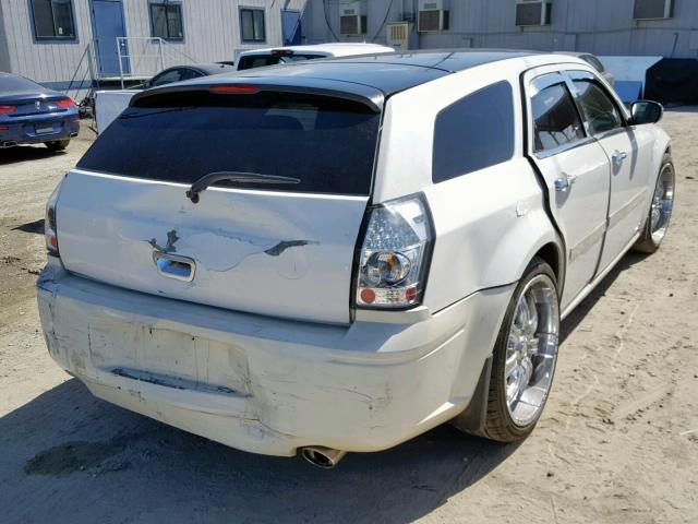 2D4FV47T66H358813 - 2006 DODGE MAGNUM SE WHITE photo 4