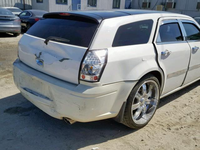 2D4FV47T66H358813 - 2006 DODGE MAGNUM SE WHITE photo 9