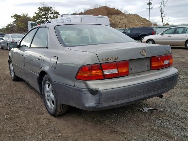 JT8BF22G0V0046432 - 1997 LEXUS ES 300 GRAY photo 3