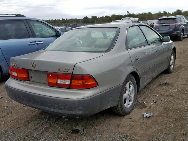 JT8BF22G0V0046432 - 1997 LEXUS ES 300 GRAY photo 4